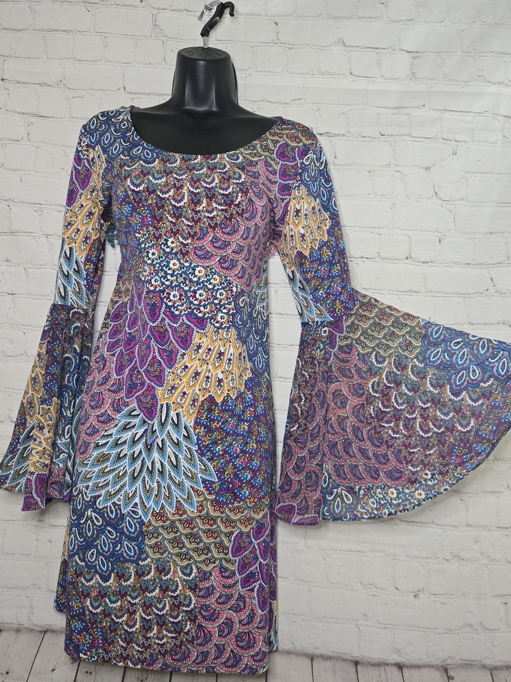Ameican Vintage 90s Y2k Abstract bell sleeve Mod Slinky Dress Hippe Whimsigoth
